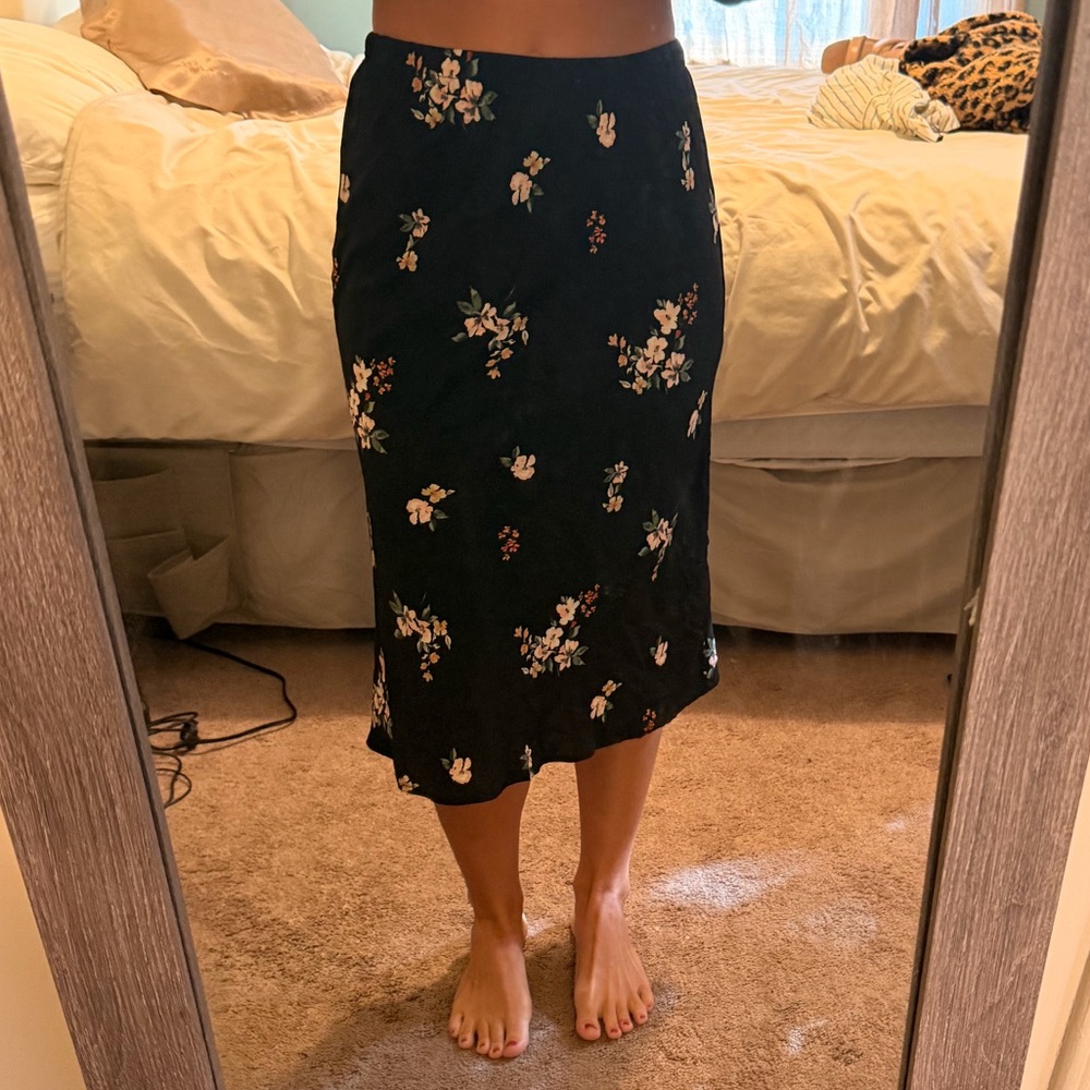 Sky and Sparrow Black Floral Midi Skirt
